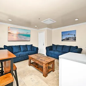 514 E Oceanfront B Holiday home Newport Beach